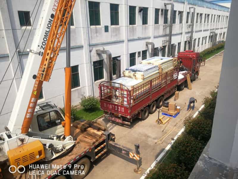 工地设备（bèi）卸车中